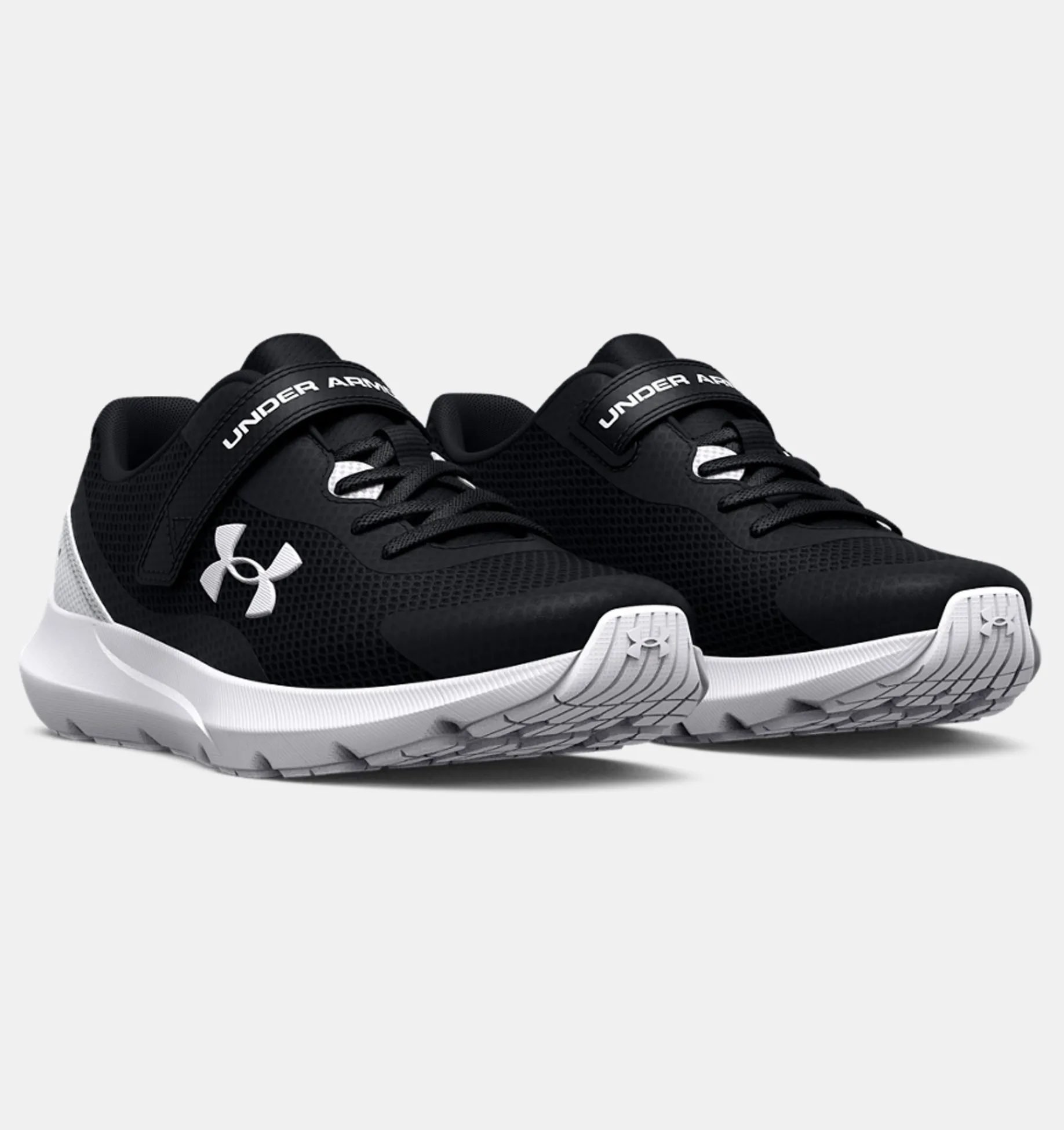 Outlet Under Armour Scarpe Da Corsa Pre-School Ua Surge 3 Ac Da Ragazzo Black / White - 001